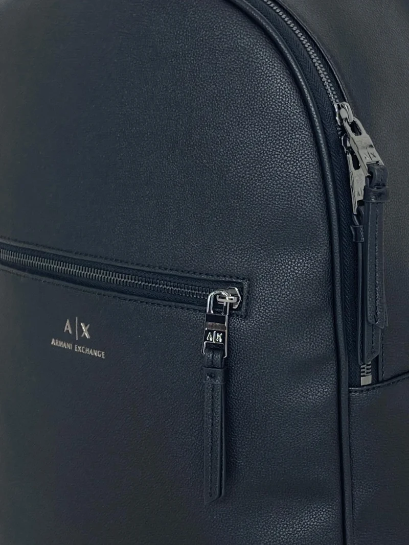 ZAINO NERO CON LOGO FRONTALE