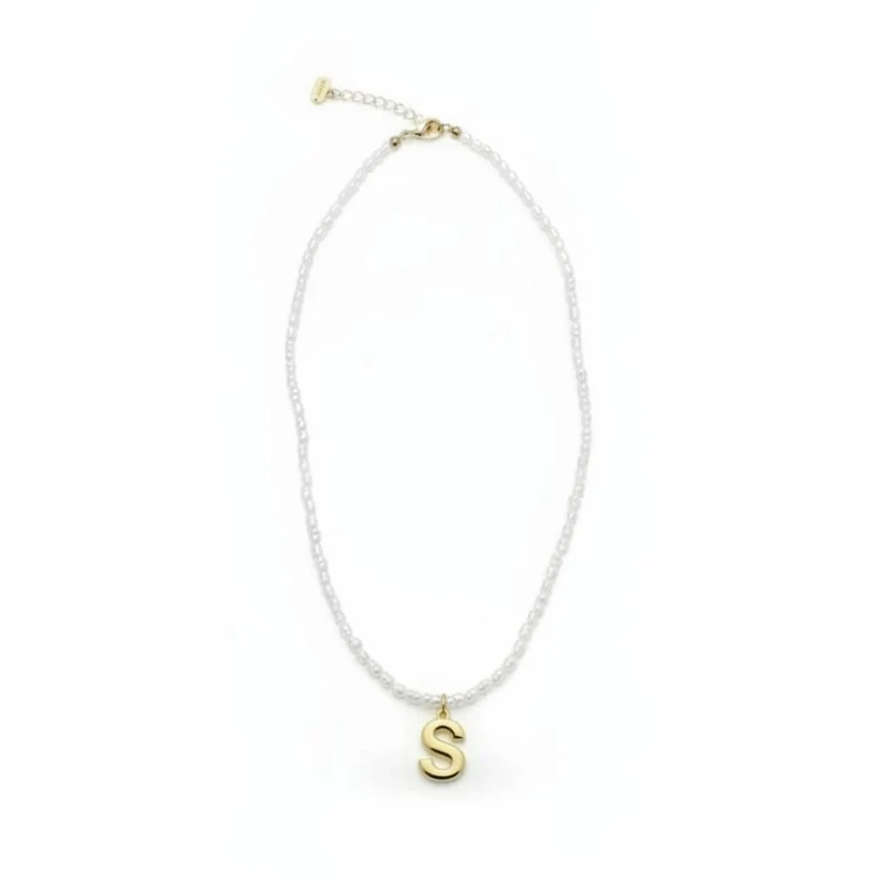 Collana perline con lettera in metallo - Var 7