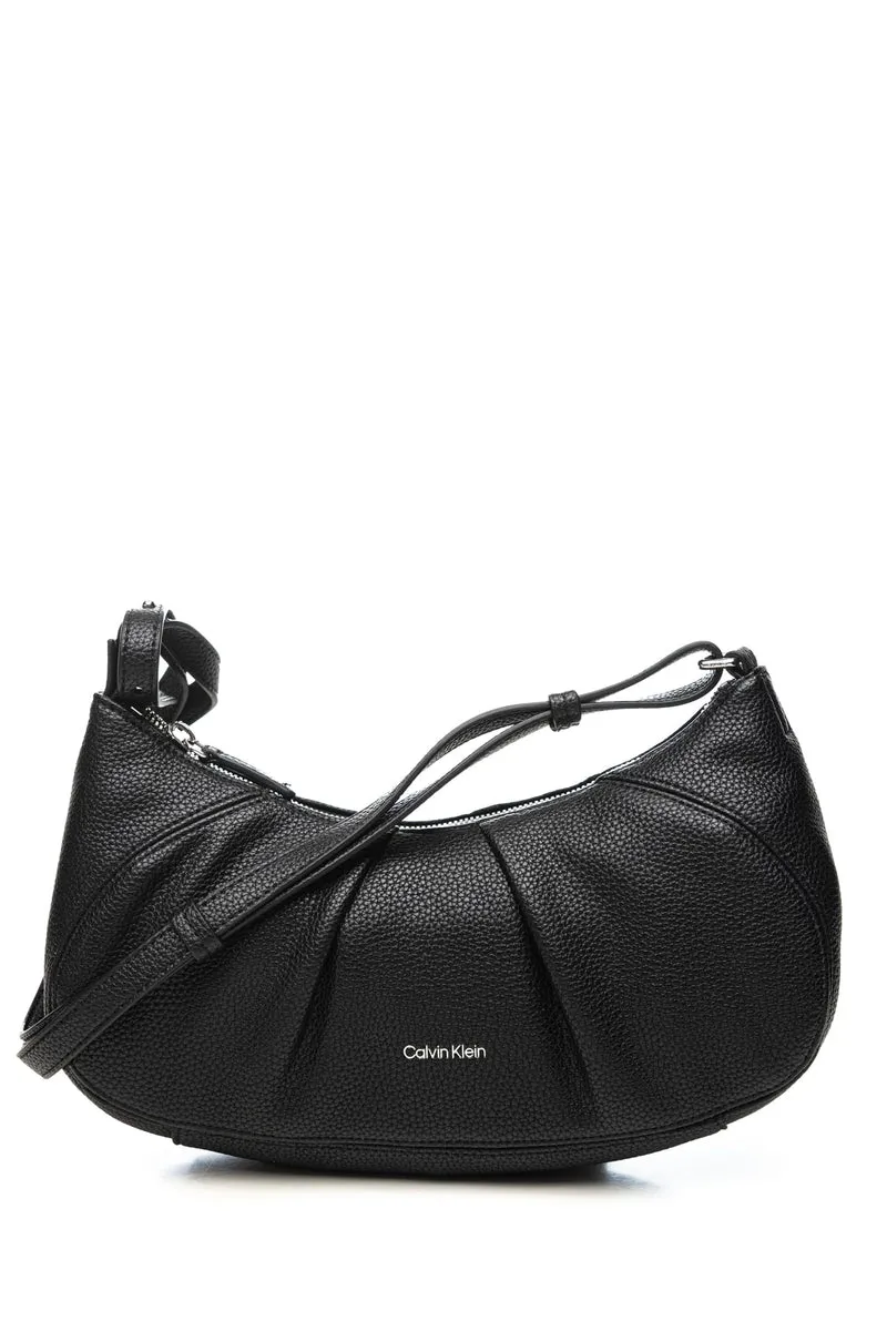 Borsa Calvin Klein Engraved Elongated Hb S Da Donna Nera In Poliuretano Martellato
