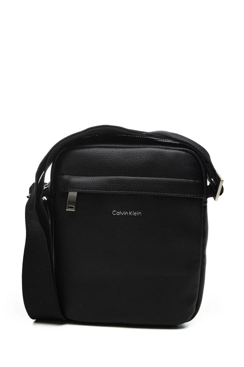 Borsello Calvin Klein Raised Rp Da Uomo Nero In Poliuretano
