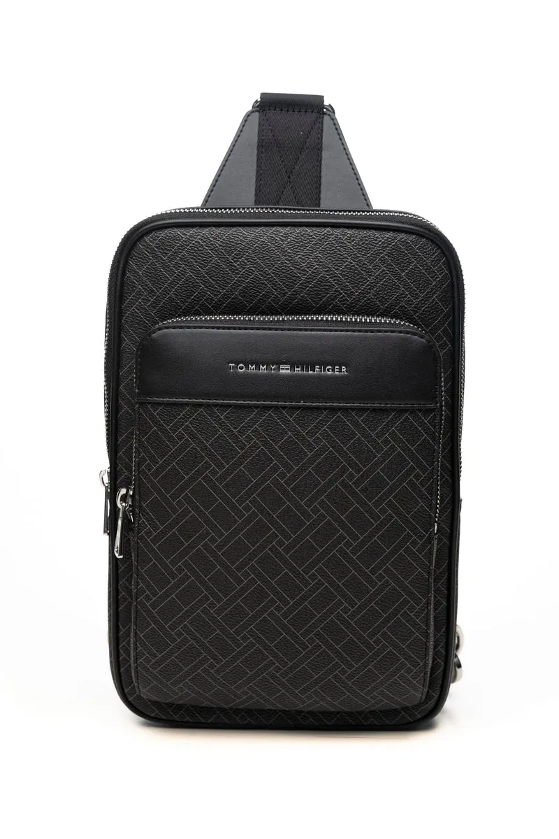 Zaino Tommy Hilfiger Th Fl Mono Sling Pack Da Uomo Nero Stama Monogrammi Grigio In Poliuretano