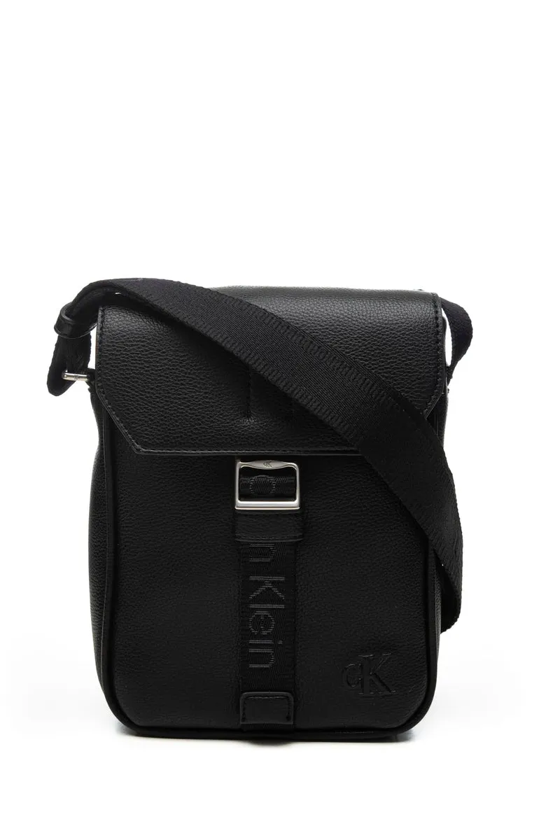 Borsello Calvin Klein Cargo Flap Rp Da Uomo Nero In Poliuretano