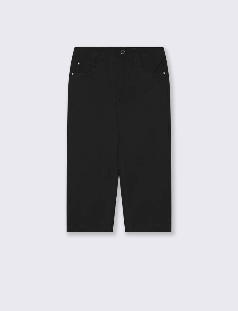 Pantaloni Capri Slim in Tessuto Elasticizzato - Nero